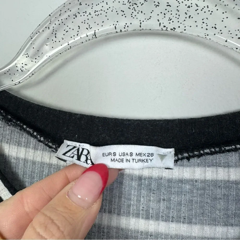 ZARA | Black & White Striped Puff Shoulder Top Women’s Size Small